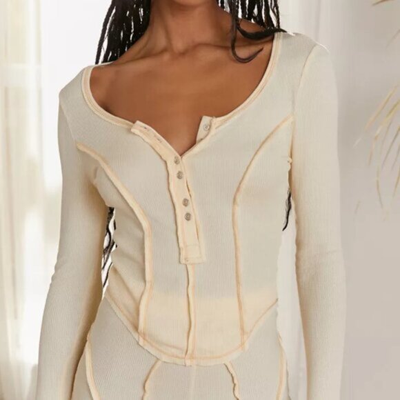 Urban Outfitters Cream Henley Top - NWT! - Picture 2 of 9